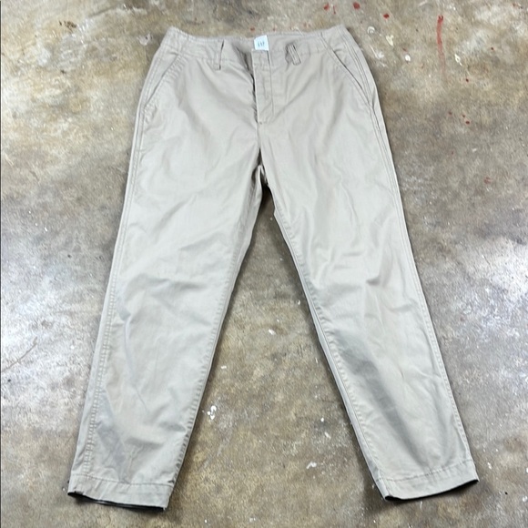 GAP Tan downtown Khaki
Size: 8 - Picture 1 of 8